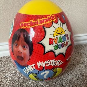 Ryan’s World Giant Egg